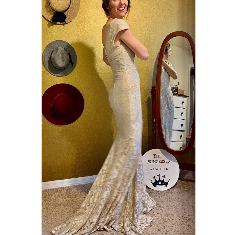 NWT Jovani Cream Nude Lace and Rhinestone Jewel Lace Gown - Picture 2 of 11